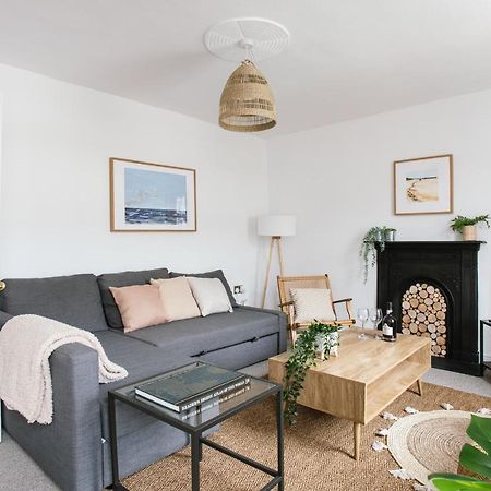 Cosy Period Cottage 2Min Walk To The Beach Portrush Bagian luar foto