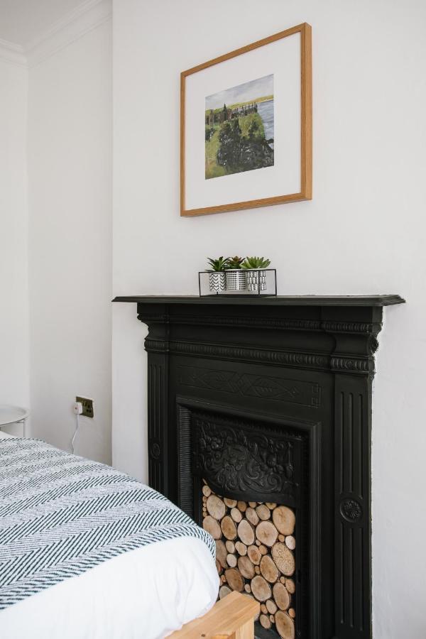 Cosy Period Cottage 2Min Walk To The Beach Portrush Bagian luar foto