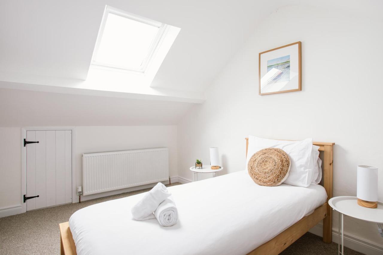 Cosy Period Cottage 2Min Walk To The Beach Portrush Bagian luar foto