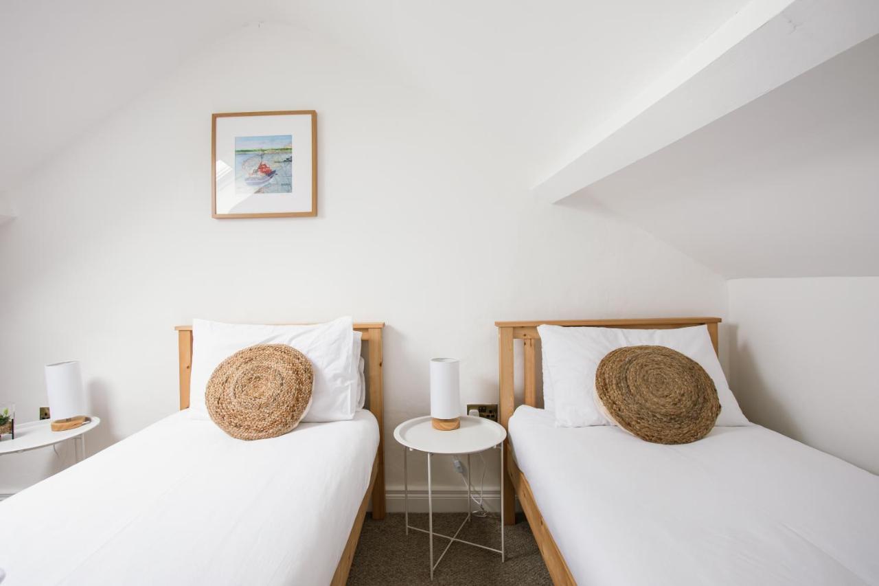 Cosy Period Cottage 2Min Walk To The Beach Portrush Bagian luar foto