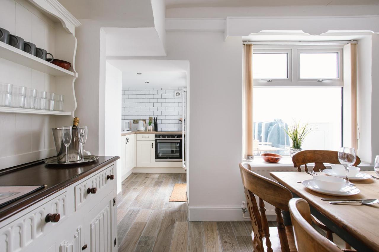 Cosy Period Cottage 2Min Walk To The Beach Portrush Bagian luar foto
