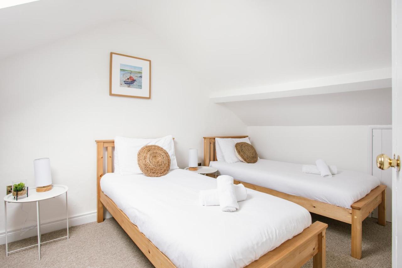 Cosy Period Cottage 2Min Walk To The Beach Portrush Bagian luar foto