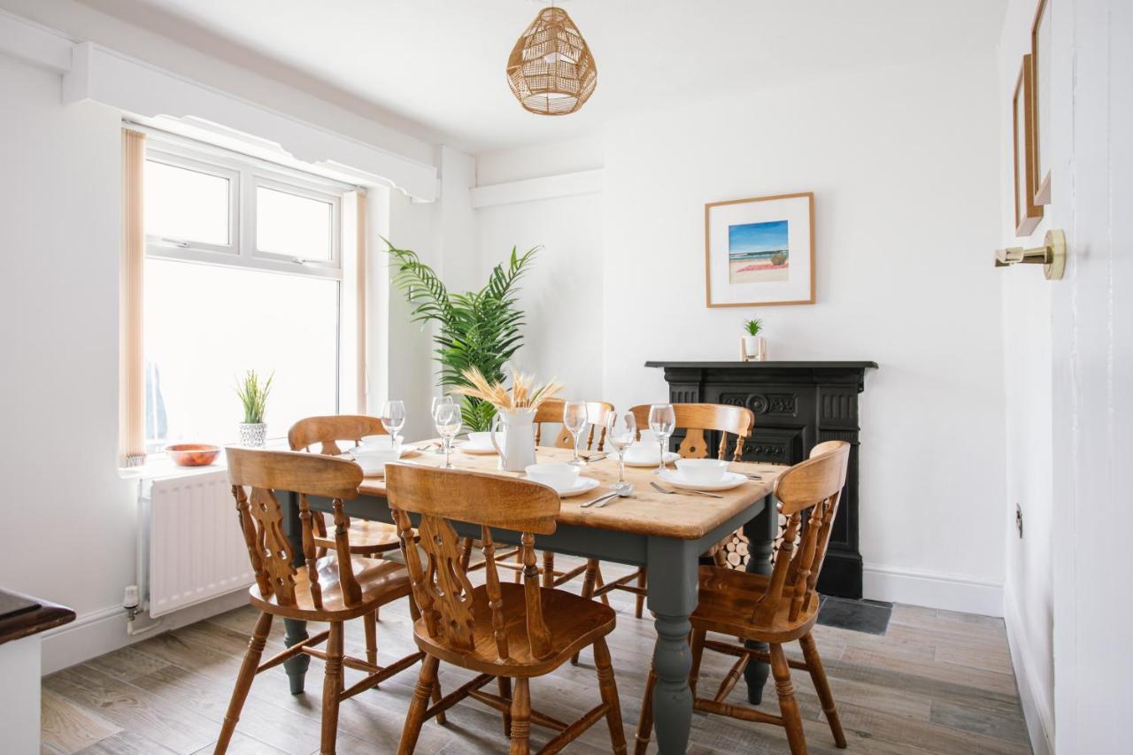 Cosy Period Cottage 2Min Walk To The Beach Portrush Bagian luar foto