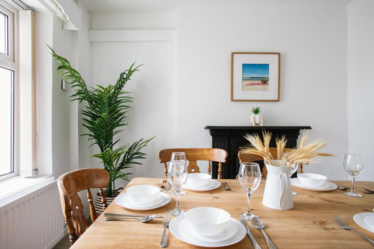 Cosy Period Cottage 2Min Walk To The Beach Portrush Bagian luar foto