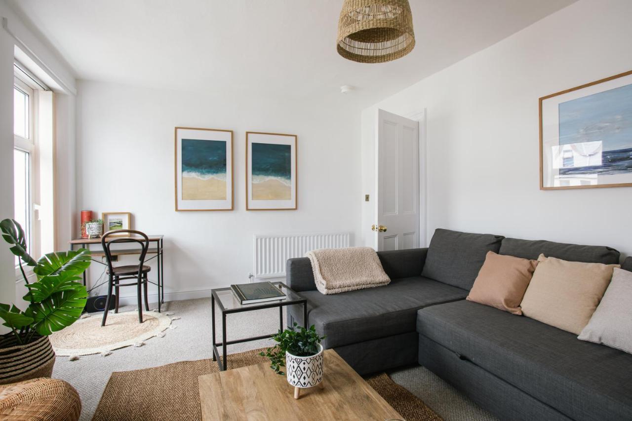 Cosy Period Cottage 2Min Walk To The Beach Portrush Bagian luar foto